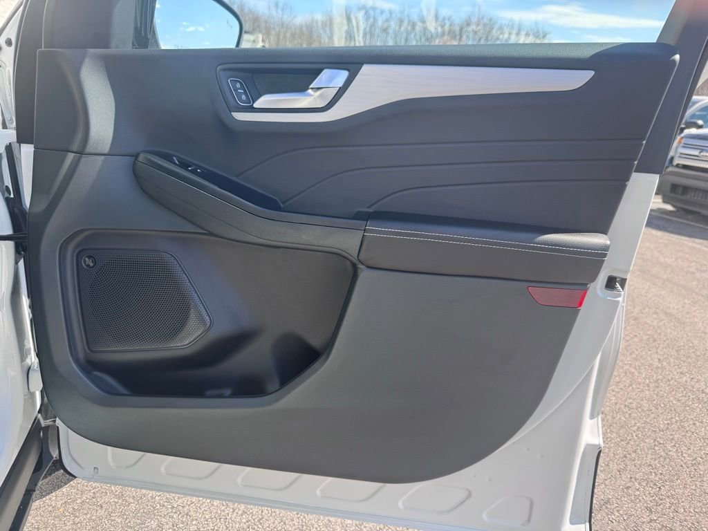 Used 2026 Ford Escape Platinum w/ Premium Technology Package image 25