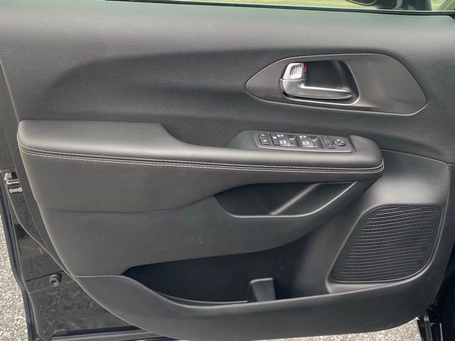 New 2026 Chrysler Voyager LX image 12