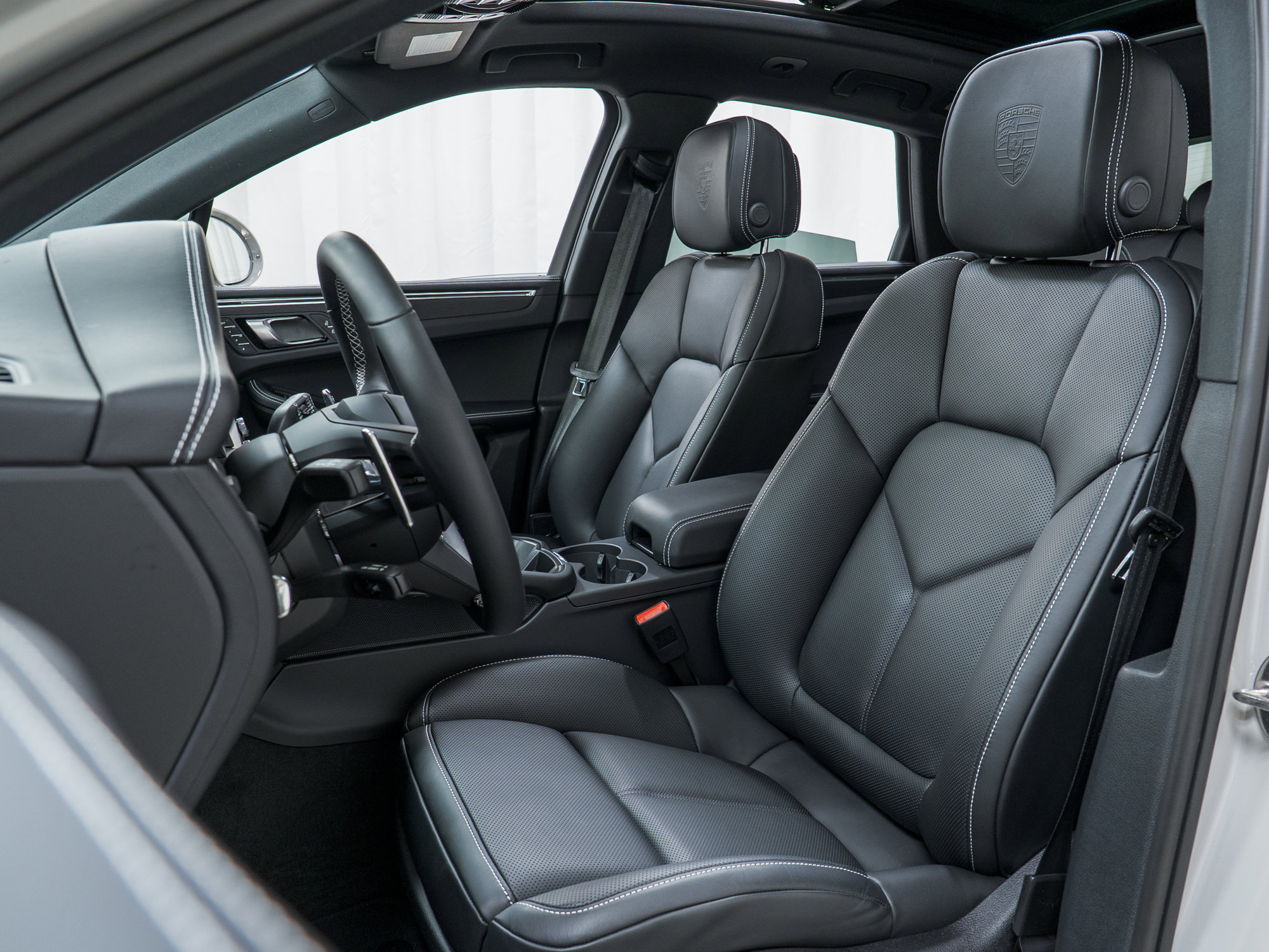 New 2026 Porsche Macan GTS image 5