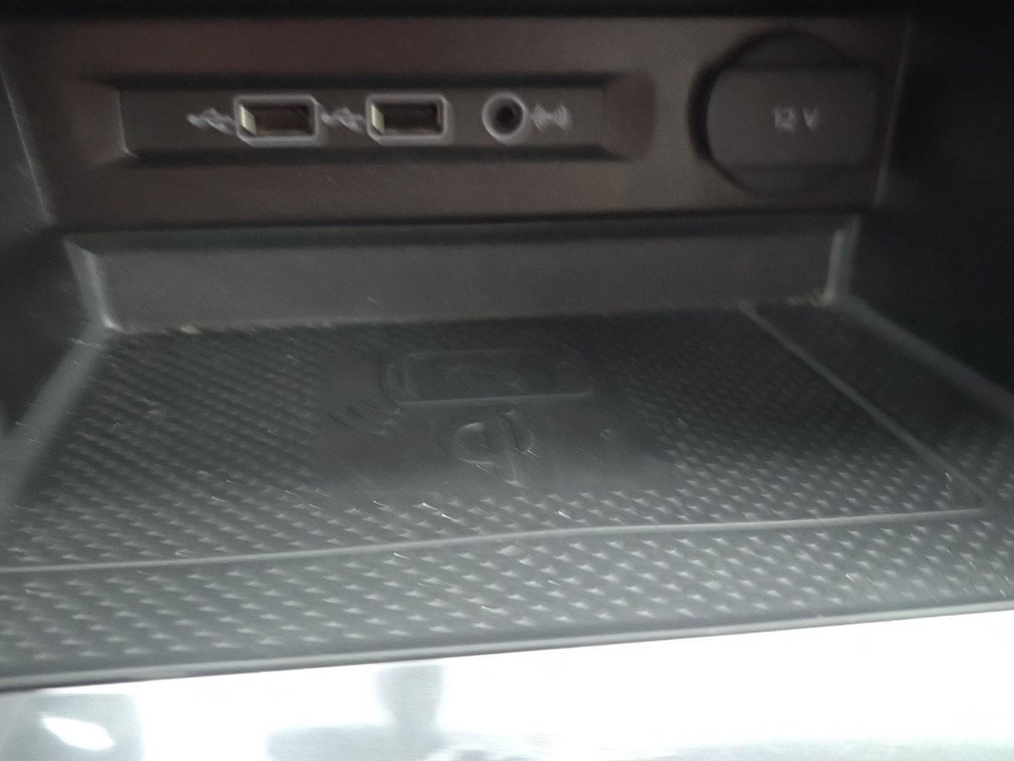 Used 2020 Volkswagen Tiguan SE image 19