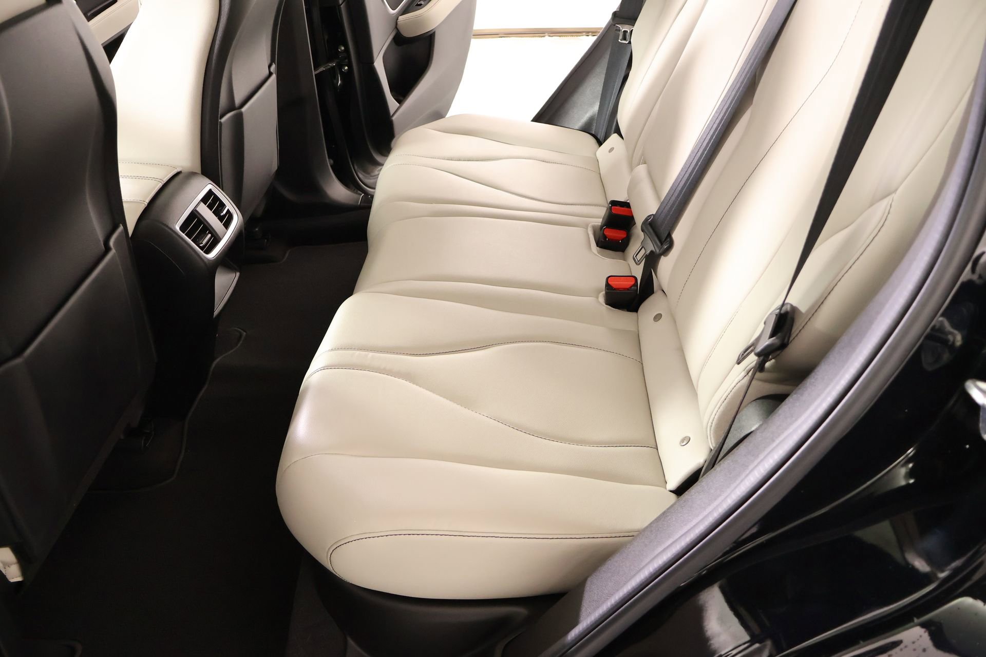 Used 2025 Acura RDX SH-AWD image 12