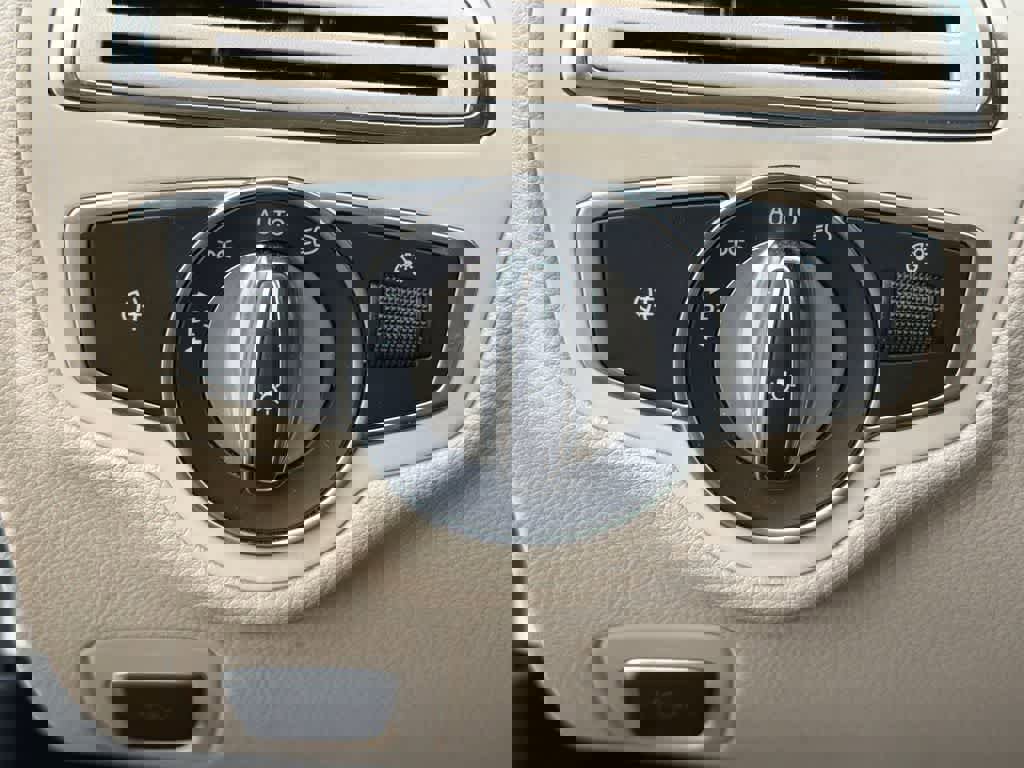 Used 2017 Mercedes-Benz C 300 4MATIC Sedan image 31