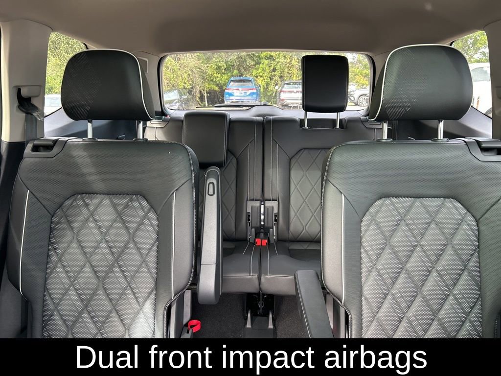 Used 2025 Volkswagen Atlas SEL Premium R-Line image 14