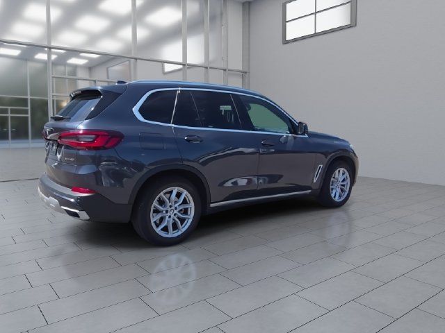 Used 2022 BMW X5 xDrive40i w/ Premium Package AWD/4WD image 8