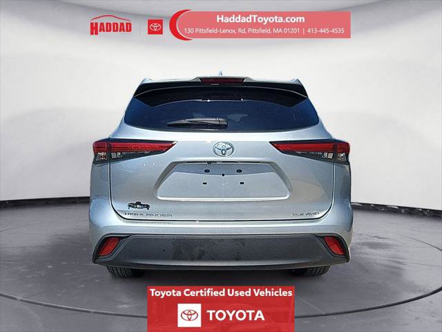 Certified 2021 Toyota Highlander XLE AWD/4WD image 4