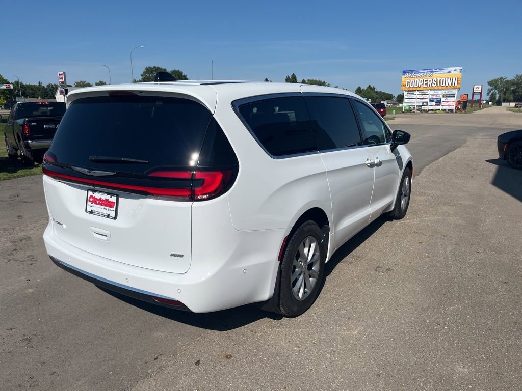 New 2025 Chrysler Pacifica Select image 5