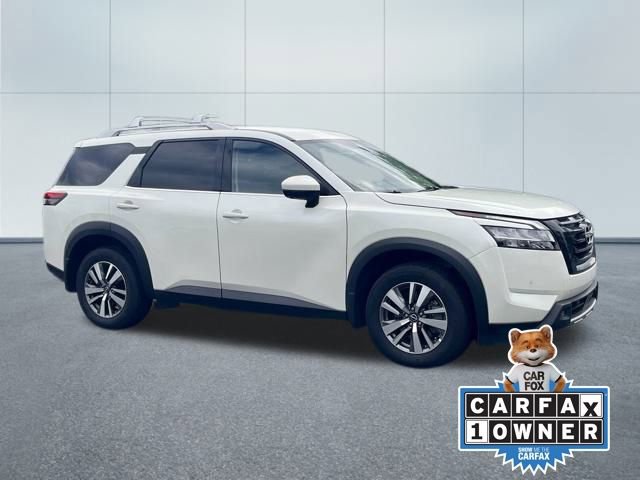 Certified 2024 Nissan Pathfinder SL w/ Black Appearance Package image 21