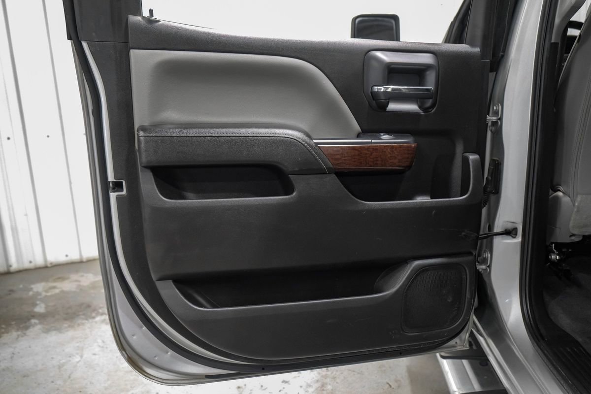 Used 2019 GMC Sierra 3500 SLT w/ Duramax Plus Package AWD/4WD image 39