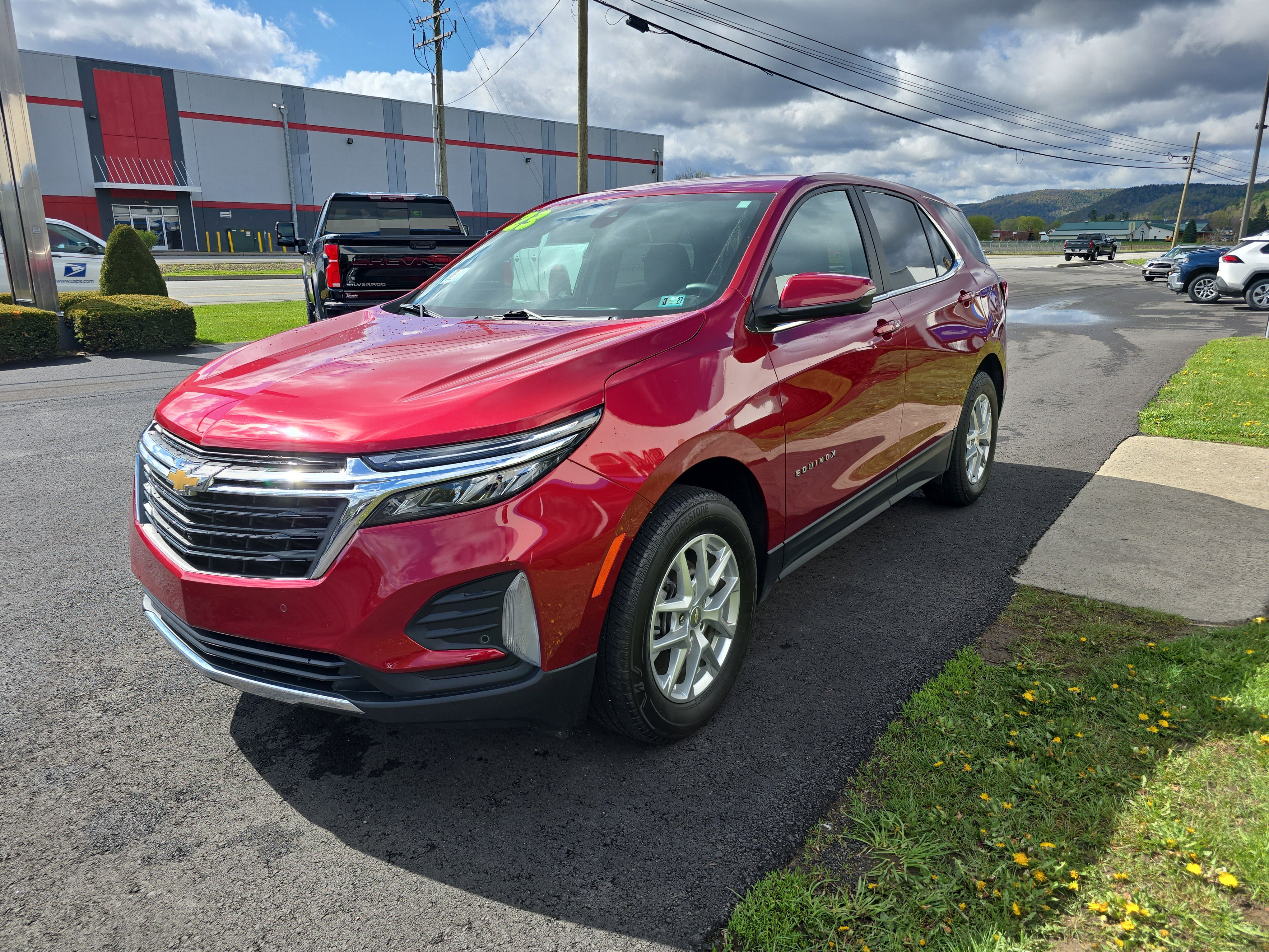 Used 2023 Chevrolet Equinox LT AWD/4WD image 8