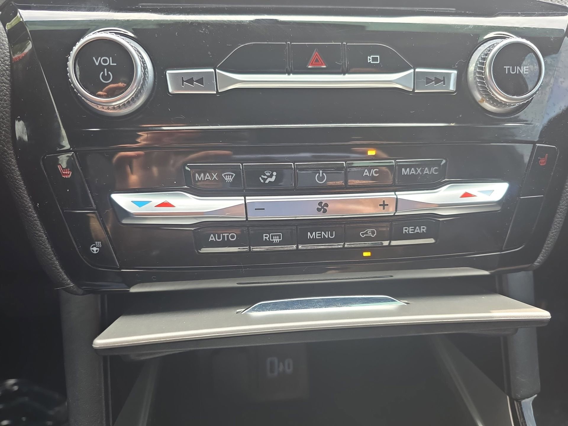 Used 2022 Ford Explorer ST-Line AWD/4WD image 24
