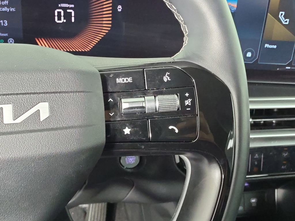 Certified 2026 Kia Sorento LX FWD image 13