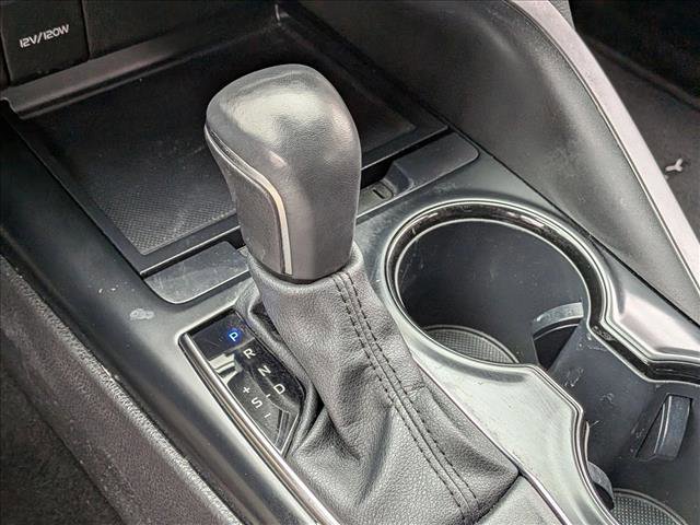 Used 2020 Toyota Camry SE image 12
