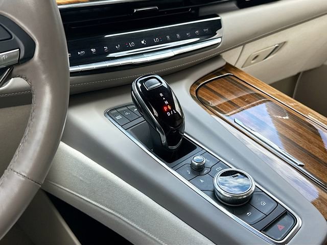 Used 2024 Cadillac Escalade Sport Platinum w/ LPO, ONYX Package AWD/4WD image 31