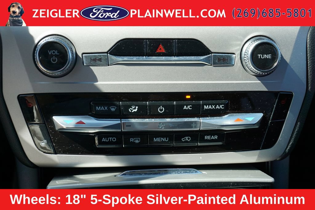 Used 2023 Ford Explorer XLT w/ Equipment Group 202A AWD/4WD image 21