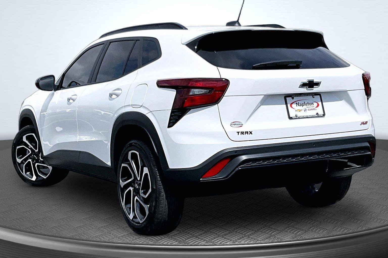 Used 2025 Chevrolet Trax RS w/ Driver Confidence Package FWD image 14