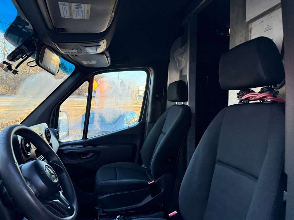 Used 2019 Mercedes-Benz Sprinter 144 image 20