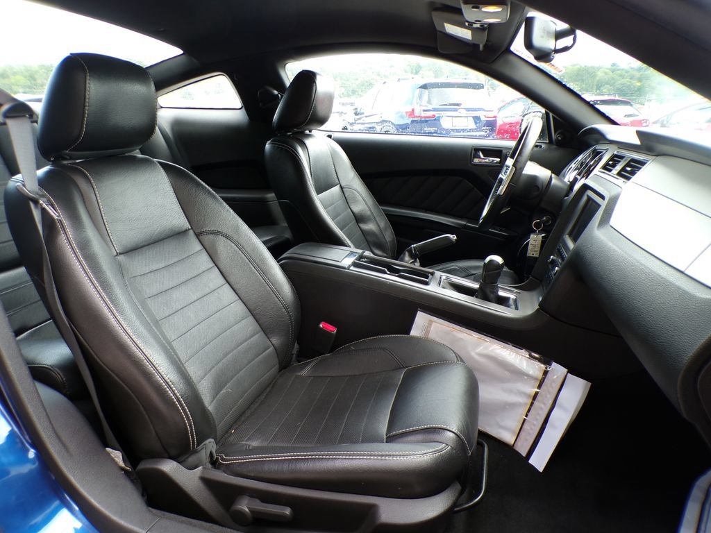 Used 2010 Ford Mustang GT RWD image 15