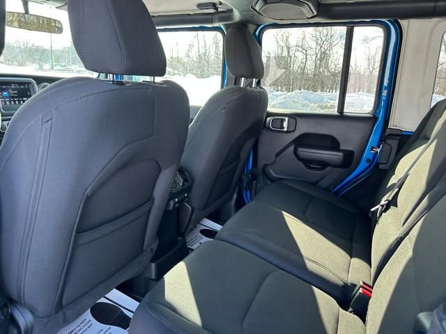 Used 2023 Jeep Wrangler Unlimited AWD/4WD image 14