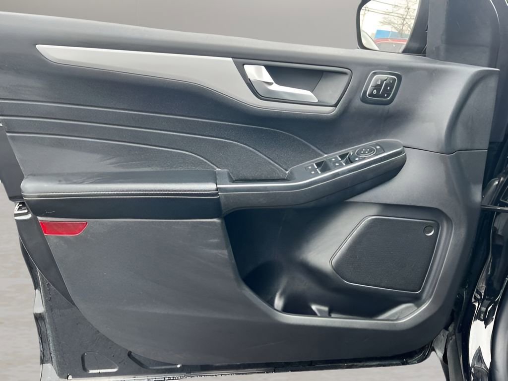 Used 2025 Ford Escape Platinum image 11