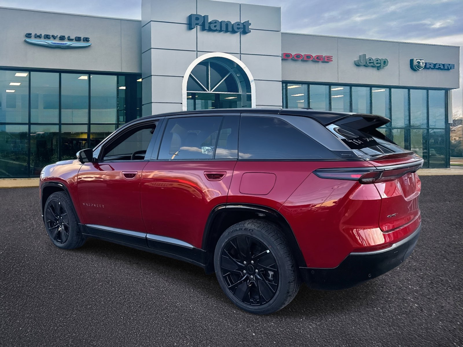 Used 2025 Jeep Wagoneer S Launch Edition image 3