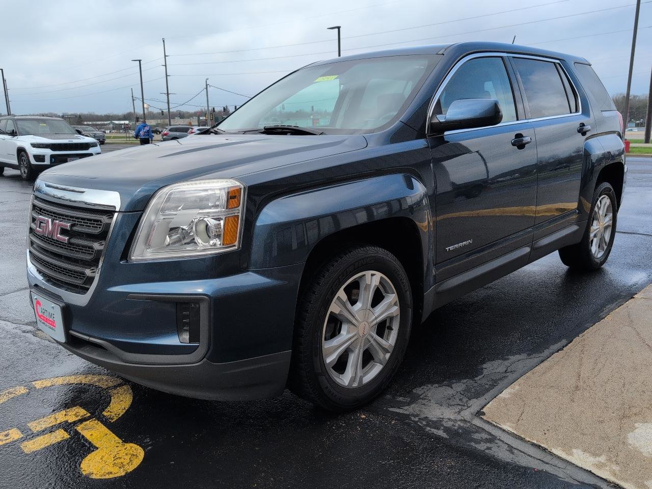 Used 2017 GMC Terrain SLE AWD/4WD image 4