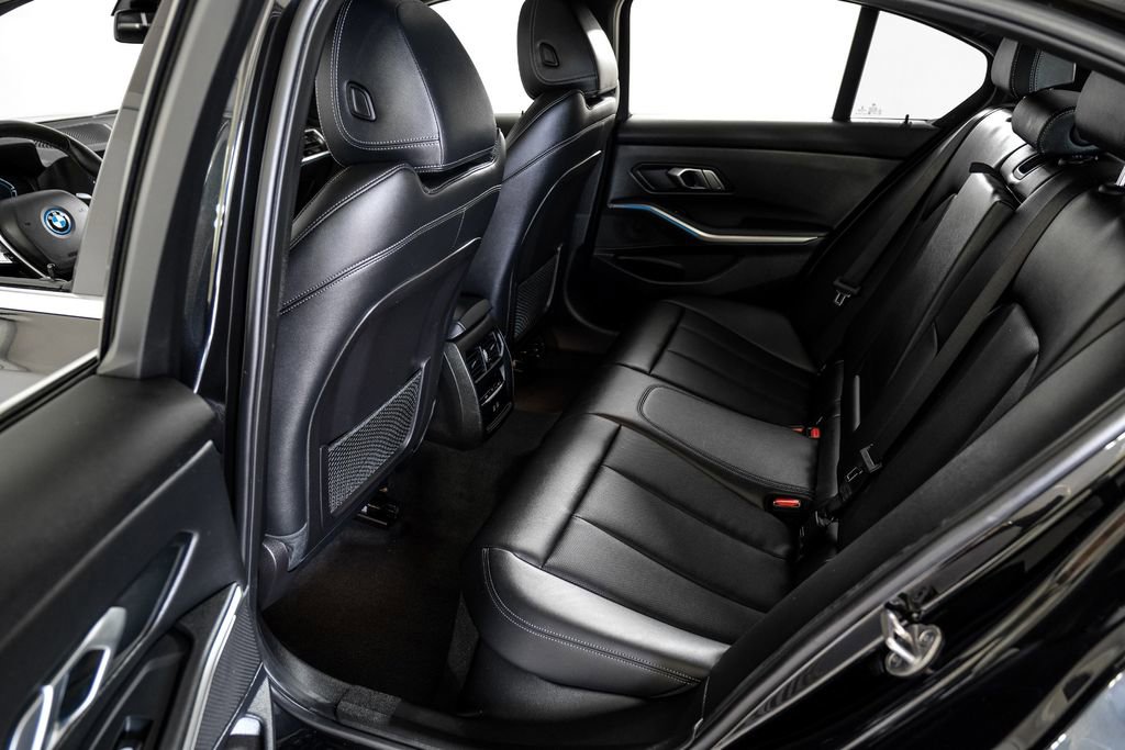 Used 2022 BMW 330e xDrive w/ Driving Assistance Package image 42