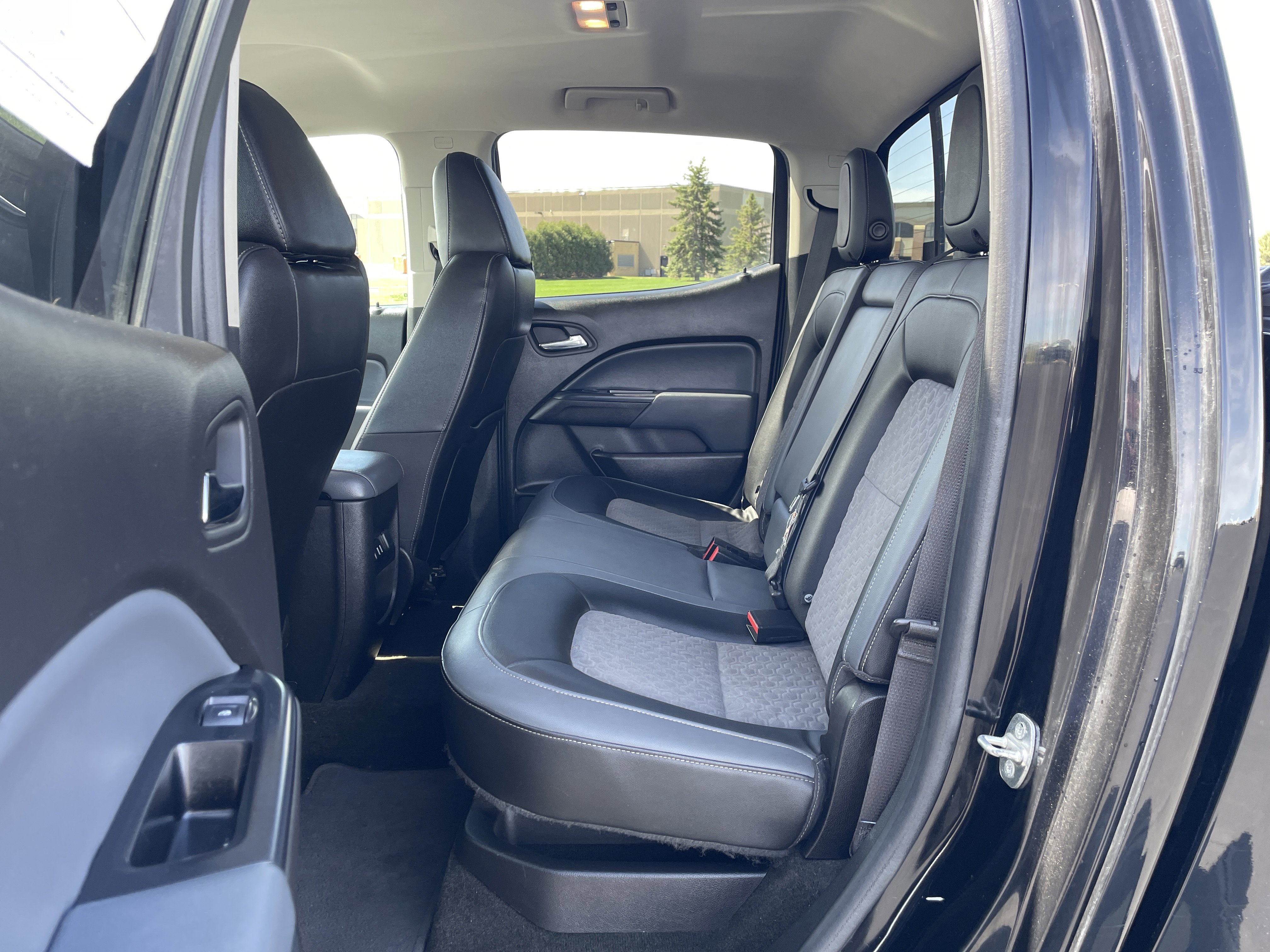 Used 2017 Chevrolet Colorado Z71 AWD/4WD image 20