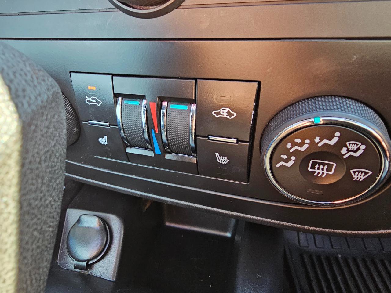 Used 2007 Chevrolet Monte Carlo SS w/ Convenience Package FWD image 33