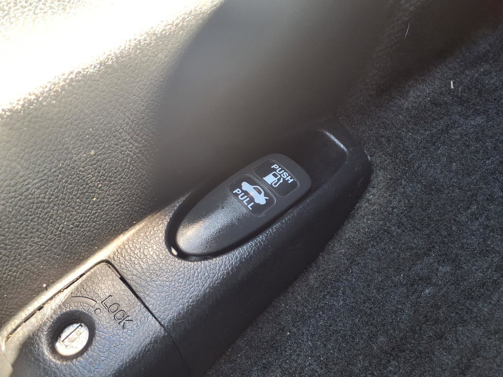Used 2012 Honda Accord EX-L image 17