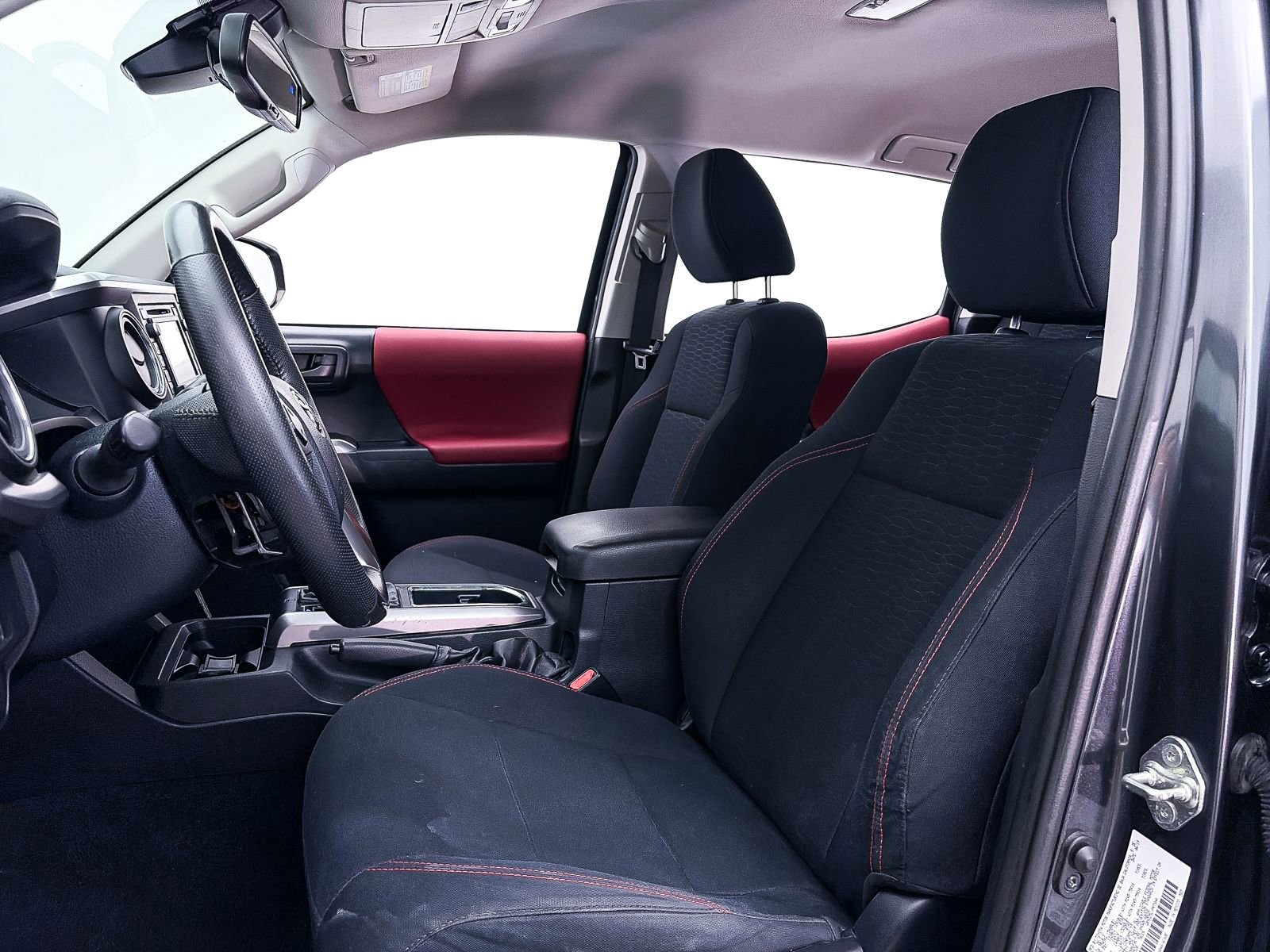 Used 2019 Toyota Tacoma SR5 RWD image 17