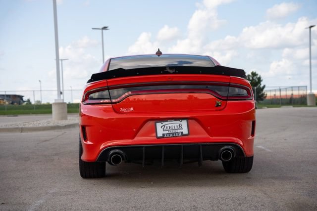 Used 2017 Dodge Charger R/T Scat Pack w/ Beats Audio Group RWD image 6