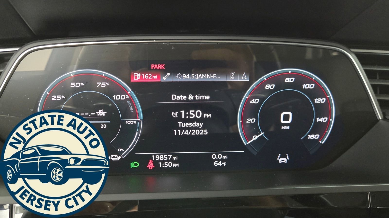 Used 2024 Audi Q8 e-tron Premium Plus image 11