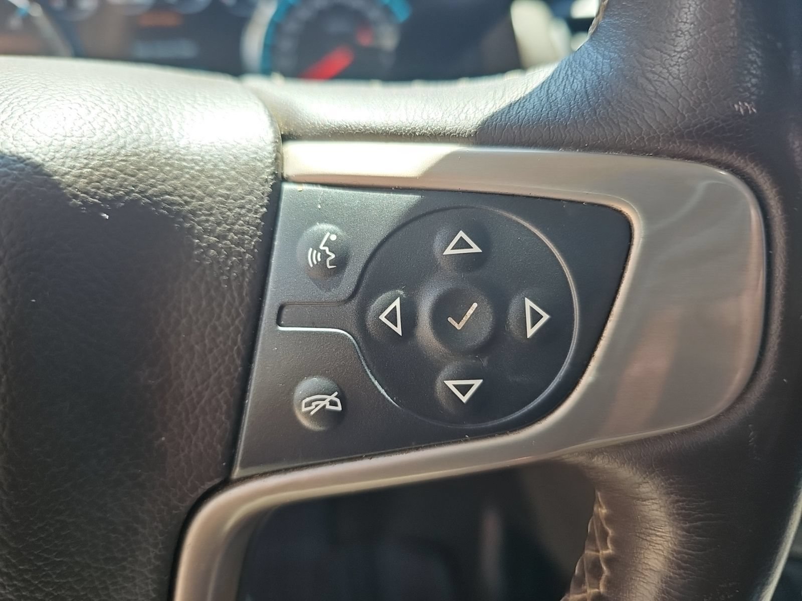 Used 2018 GMC Yukon XL Denali w/ Open Road Package AWD/4WD image 19