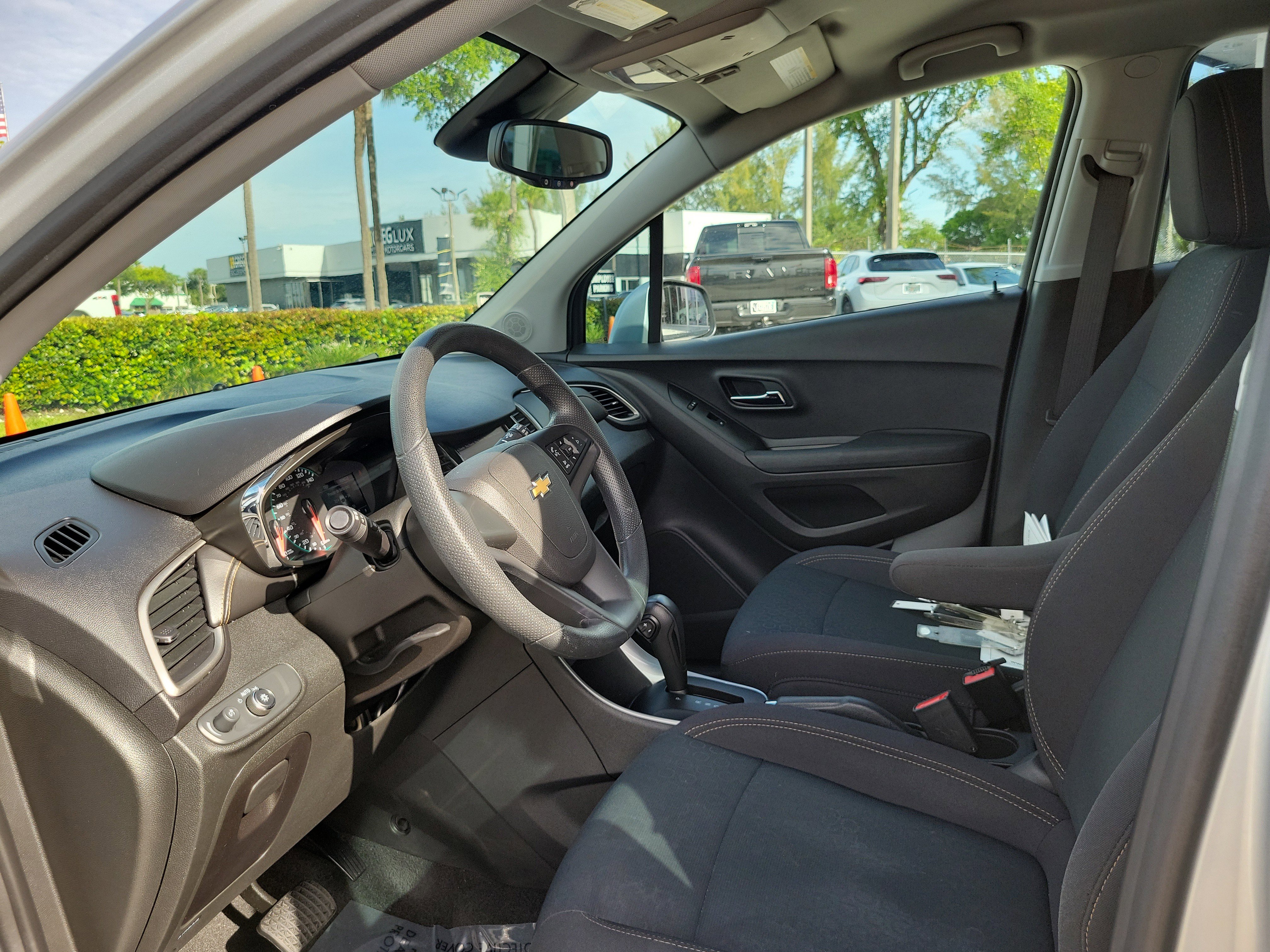 Used 2020 Chevrolet Trax LS FWD image 11