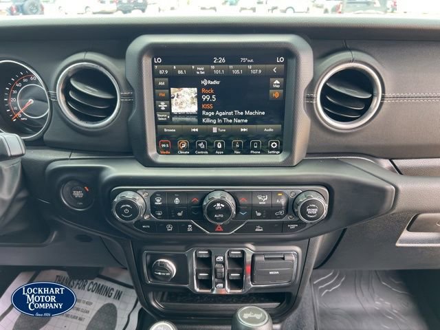 Used 2022 Jeep Wrangler Unlimited Sahara w/ LED Lighting Group AWD/4WD image 26