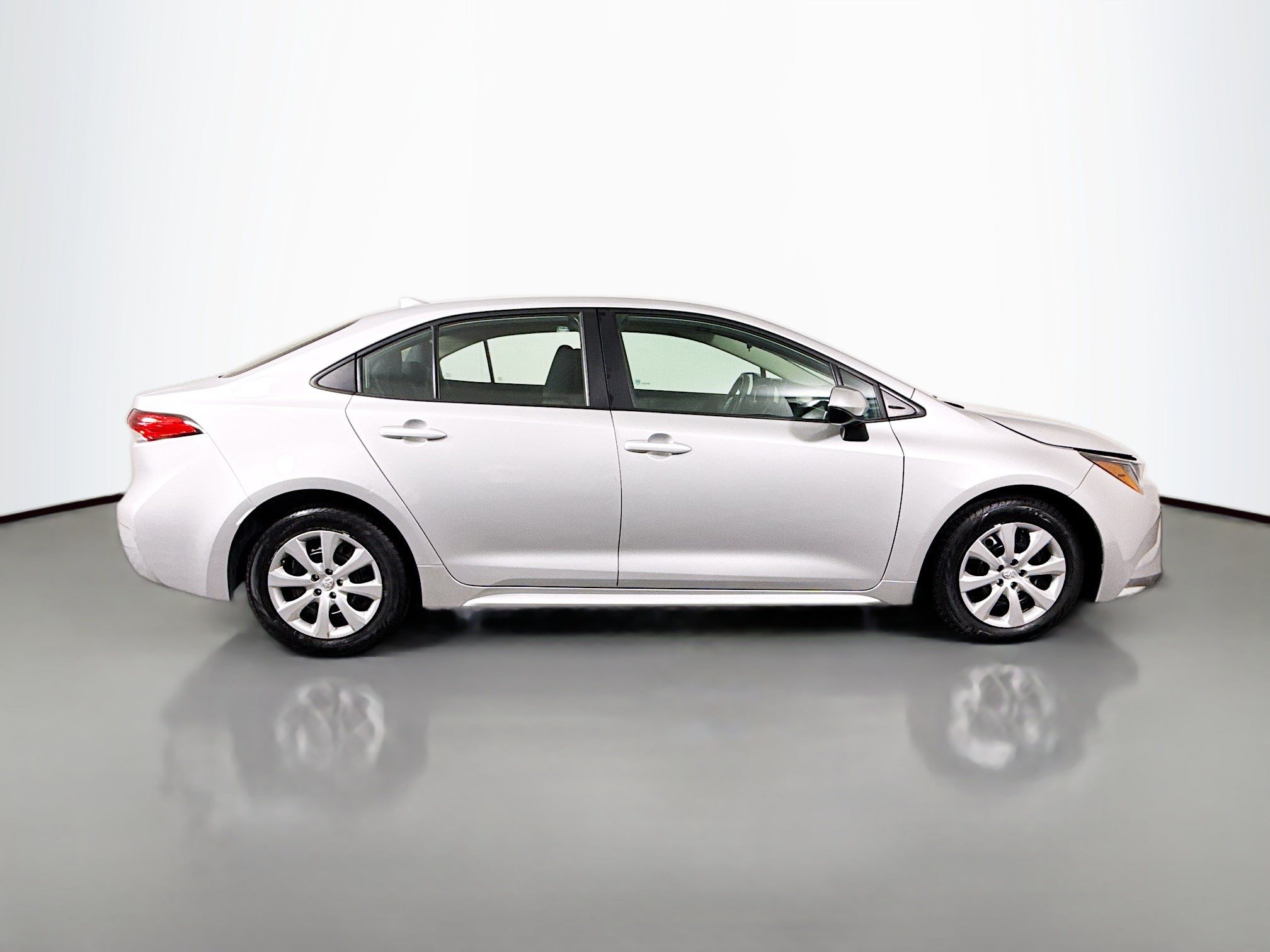 Used 2024 Toyota Corolla LE FWD image 11