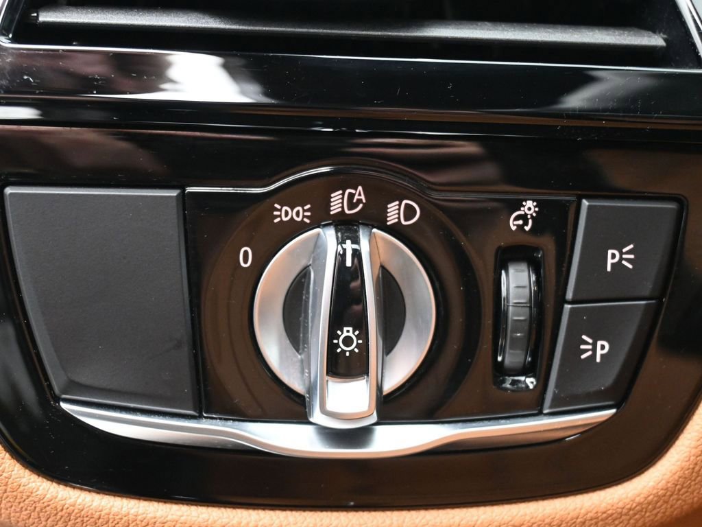 Used 2023 BMW 540i xDrive w/ M Sport Package image 19