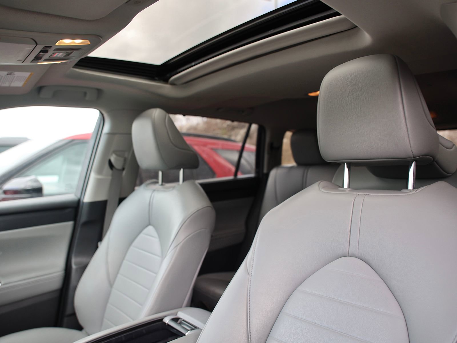 Used 2023 Toyota Highlander XLE image 10