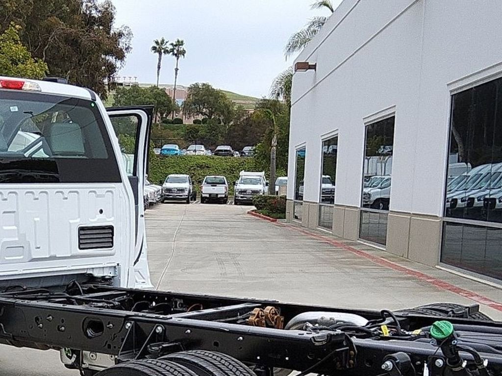 New 2025 Ford F550 2WD Regular Cab Super Duty image 23