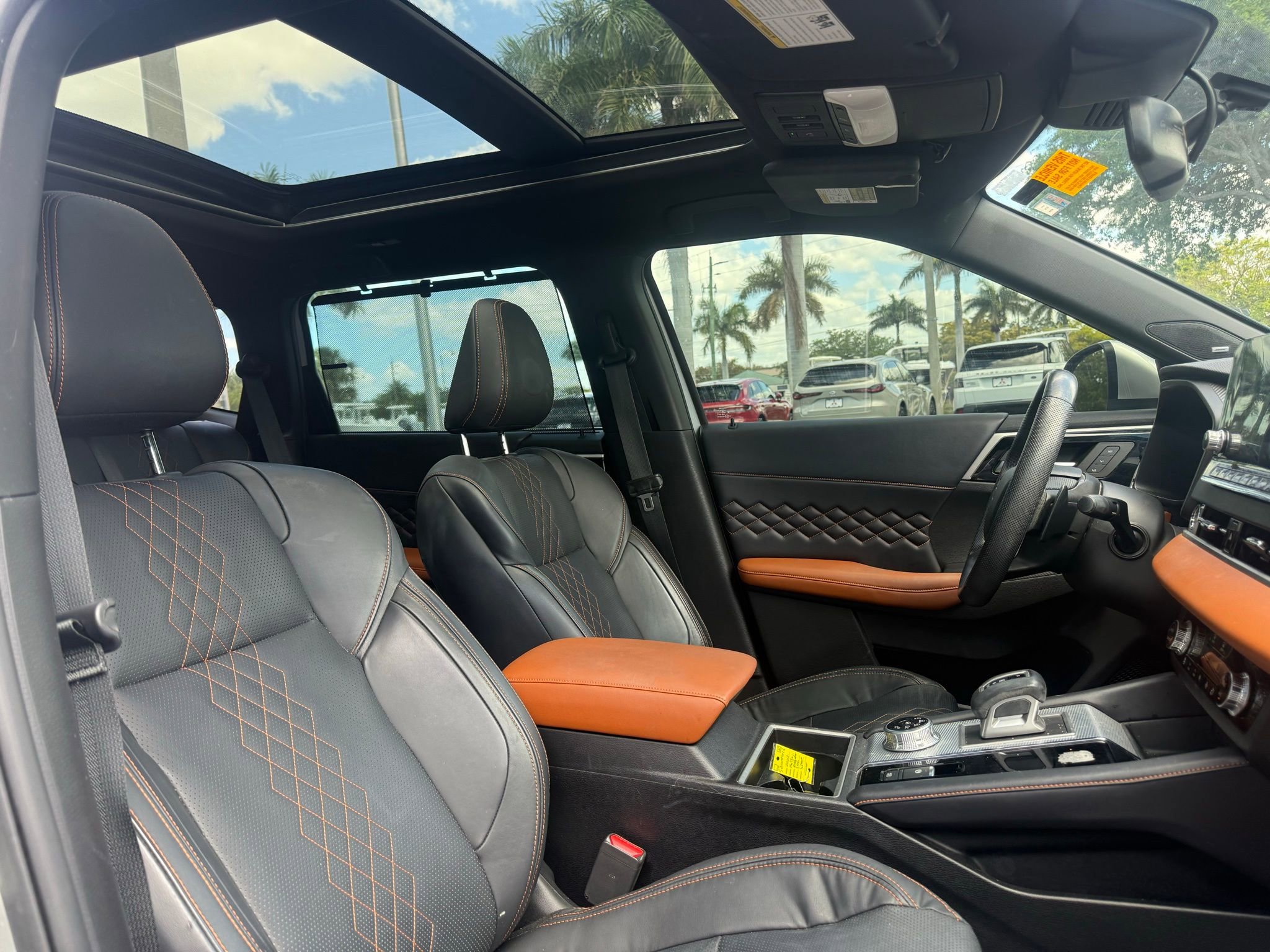 Used 2023 Mitsubishi Outlander SEL image 15