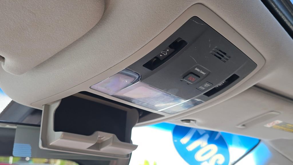 Used 2017 Lexus RX 450h AWD w/ Luxury Package image 36