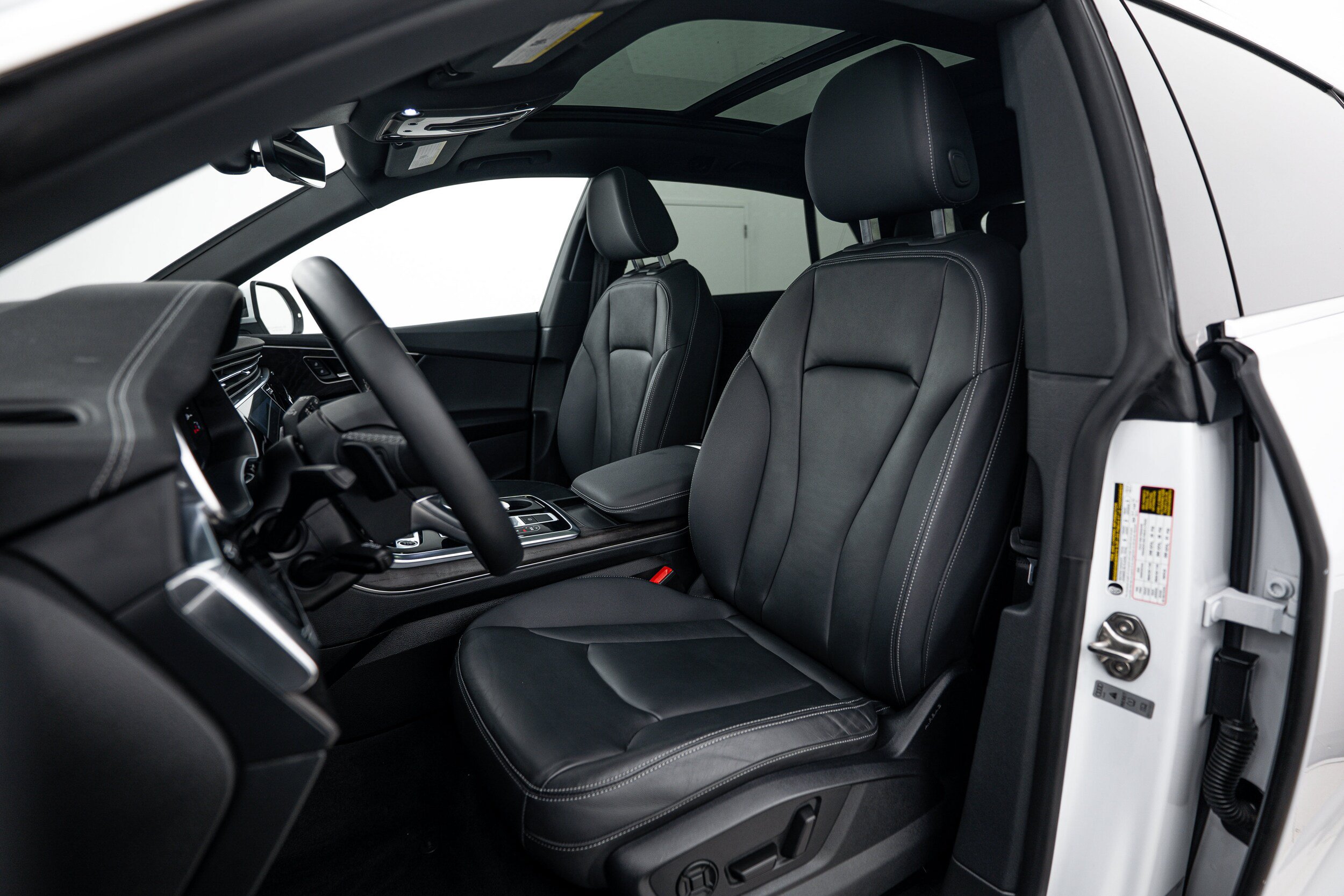 Certified 2023 Audi Q8 Premium w/ Convenience Package AWD/4WD image 16