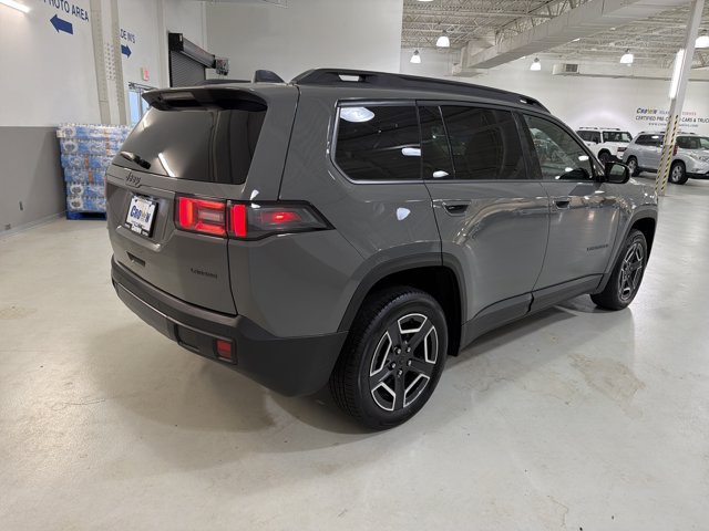 Used 2026 Jeep Cherokee Laredo AWD/4WD image 9