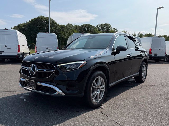 Used 2023 Mercedes-Benz GLC 300 4MATIC image 3