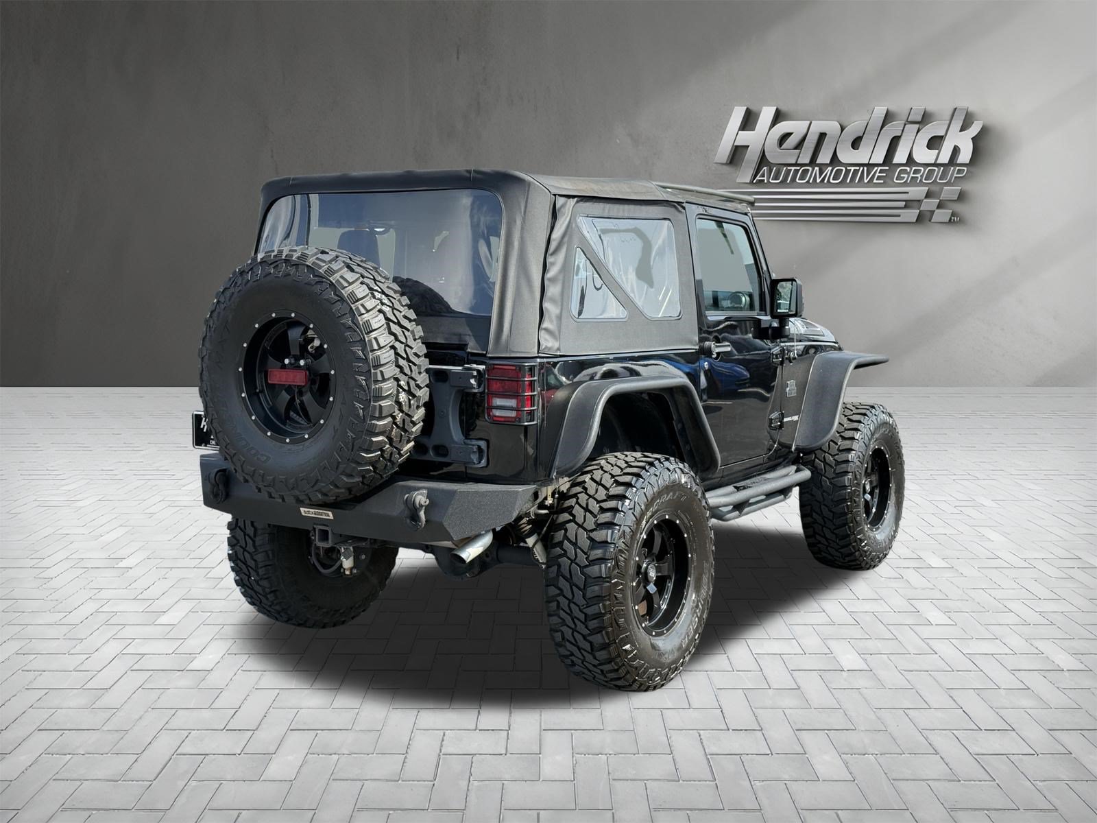 Used 2018 Jeep Wrangler Sport w/ Connectivity Group AWD/4WD image 10