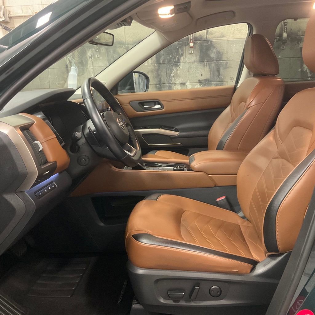 Used 2023 Nissan Pathfinder Platinum AWD/4WD image 25