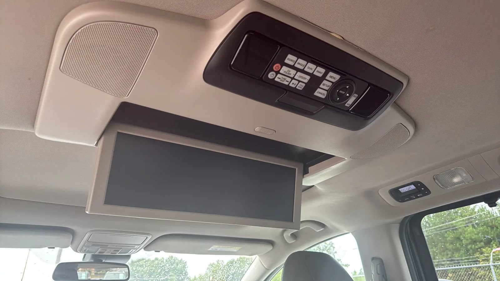 Used 2014 Honda Odyssey Touring Elite image 17