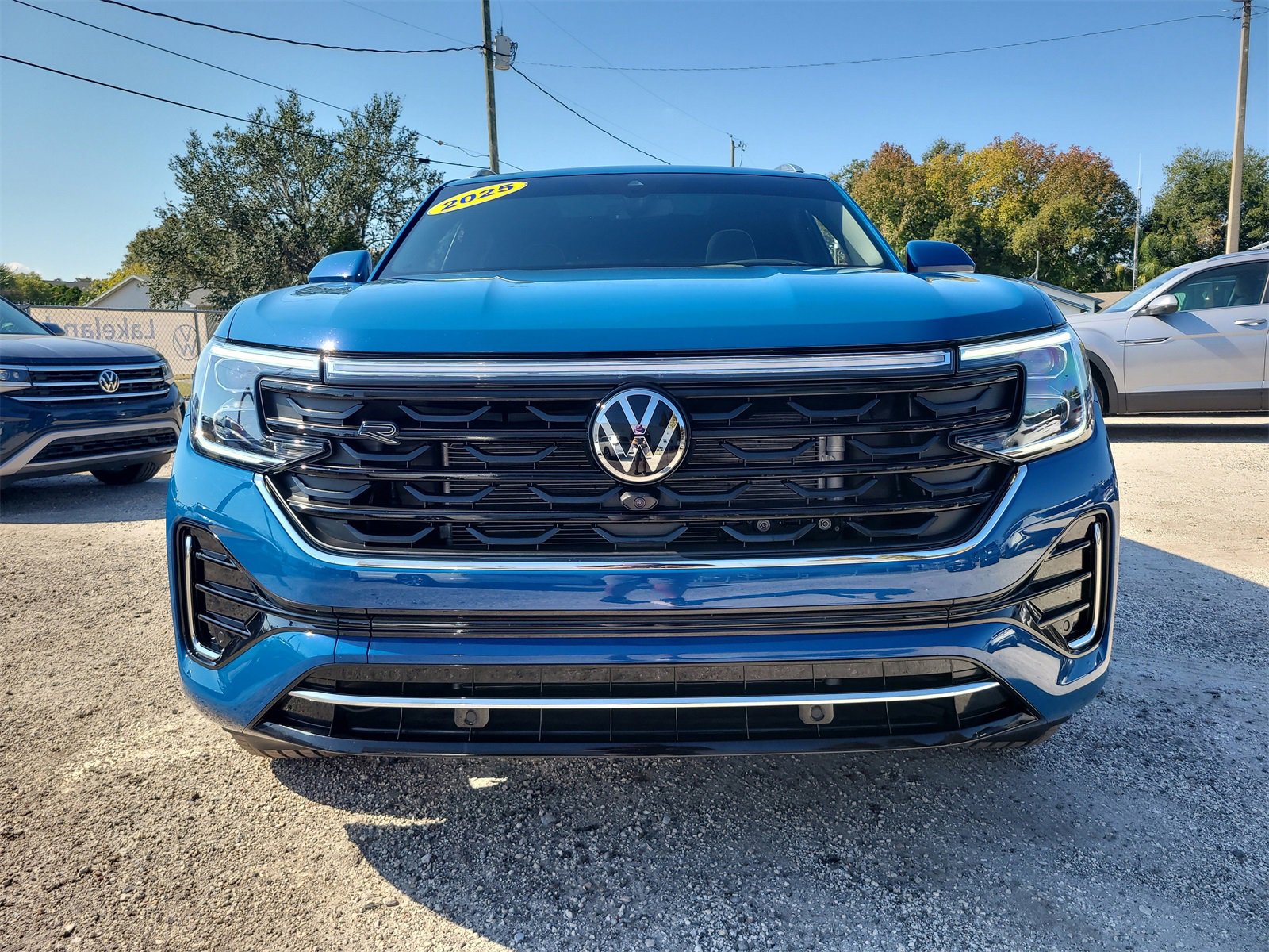 Used 2025 Volkswagen Atlas Cross Sport SEL Premium R-Line image 3