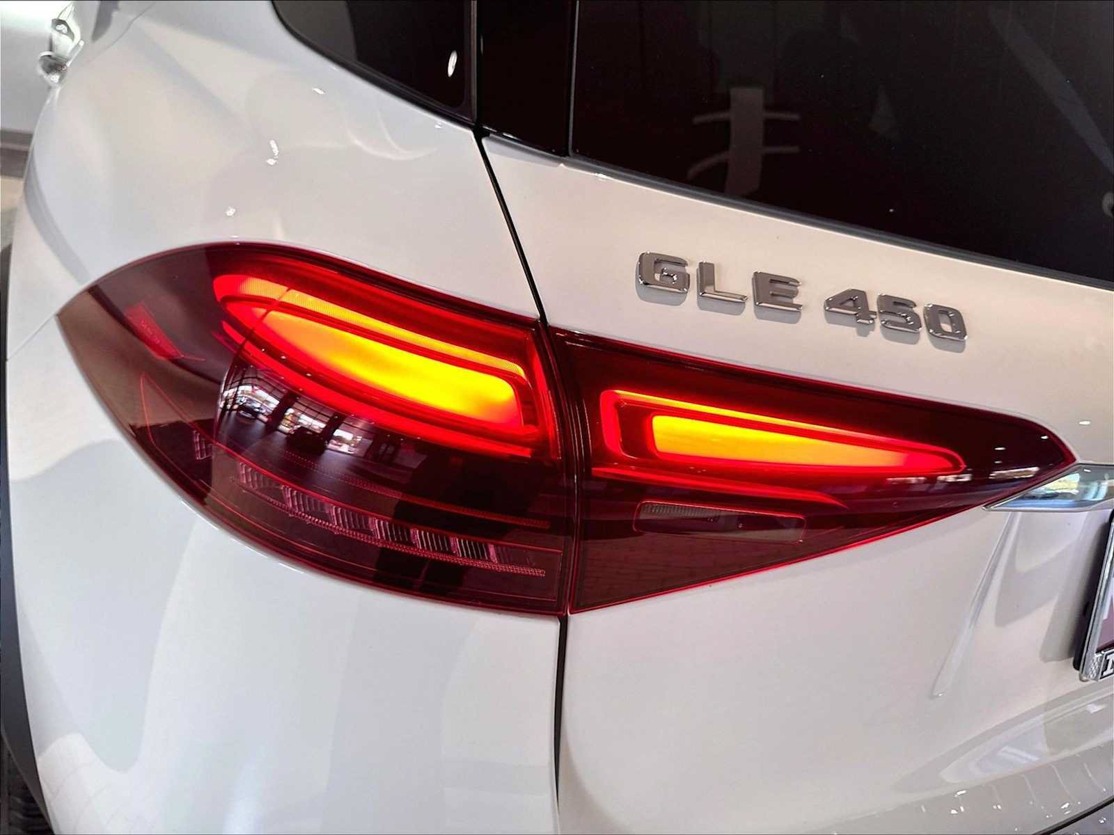 Used 2024 Mercedes-Benz GLE 450 4MATIC image 35