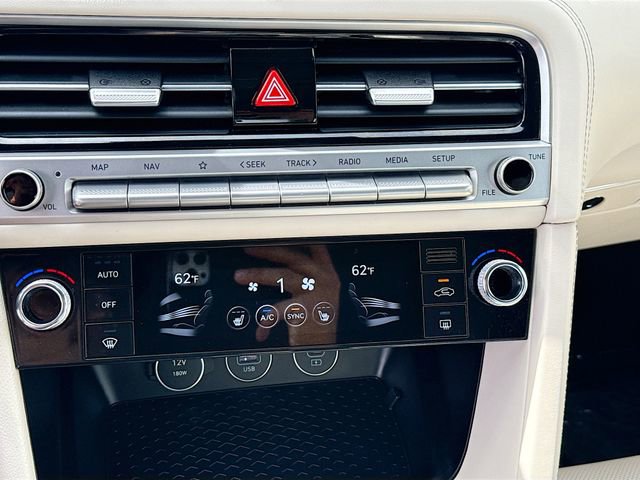 Used 2026 Genesis G70 2.5T image 15